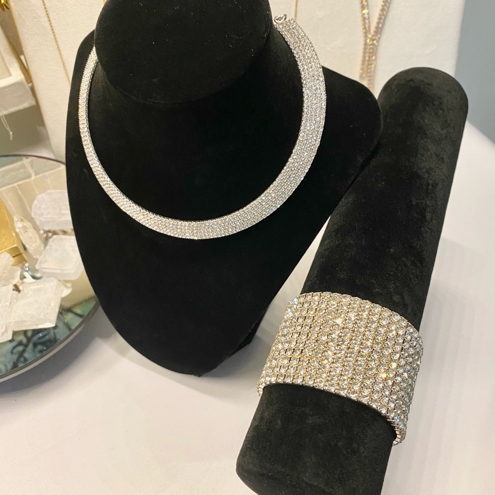Elegant Silver Necklace